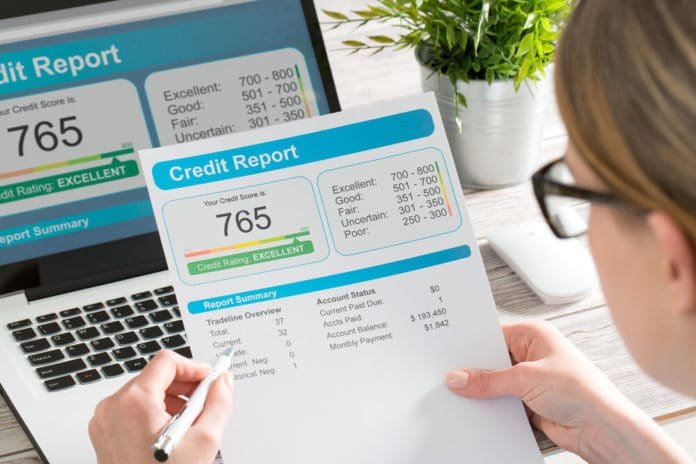 American Women Tend to Have Better Credit Scores, According to Report