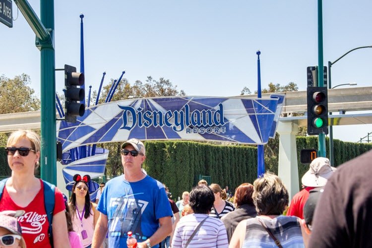 Building Your Own Lightsabers and Droids at Disneyland